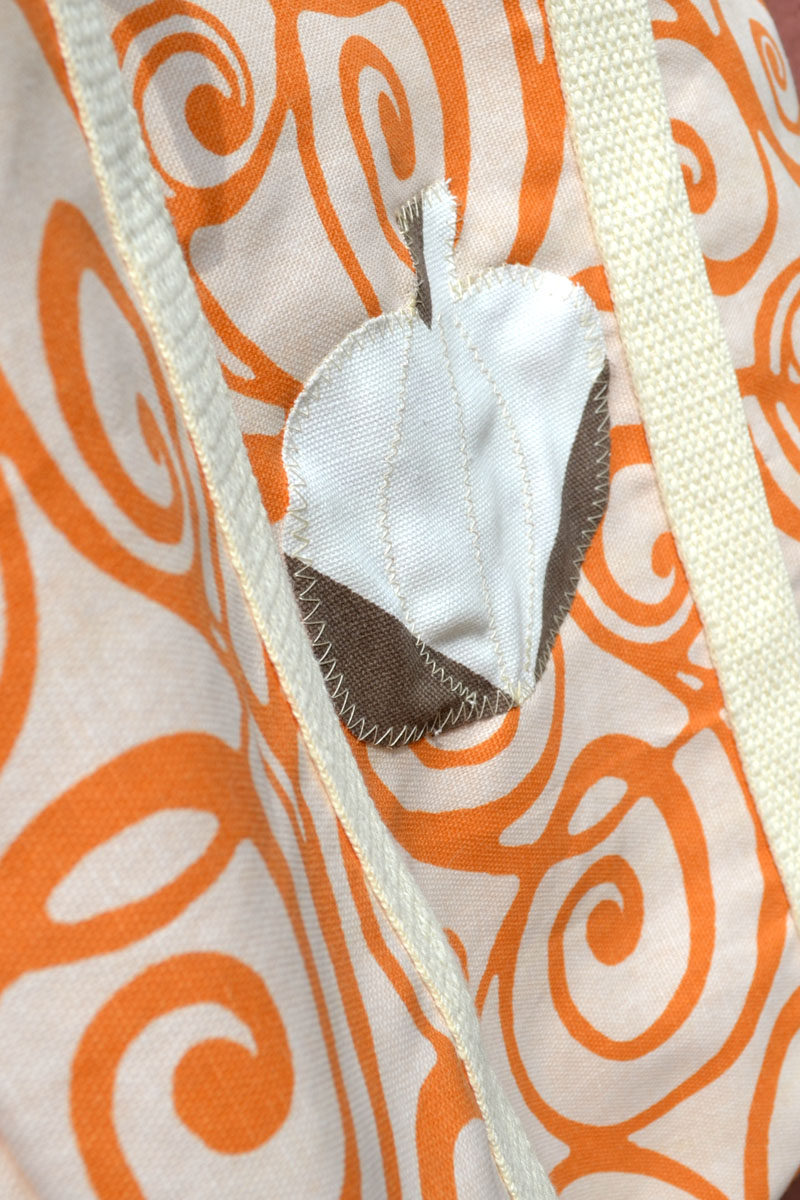 Halloween bag – Orange pumpkin angle