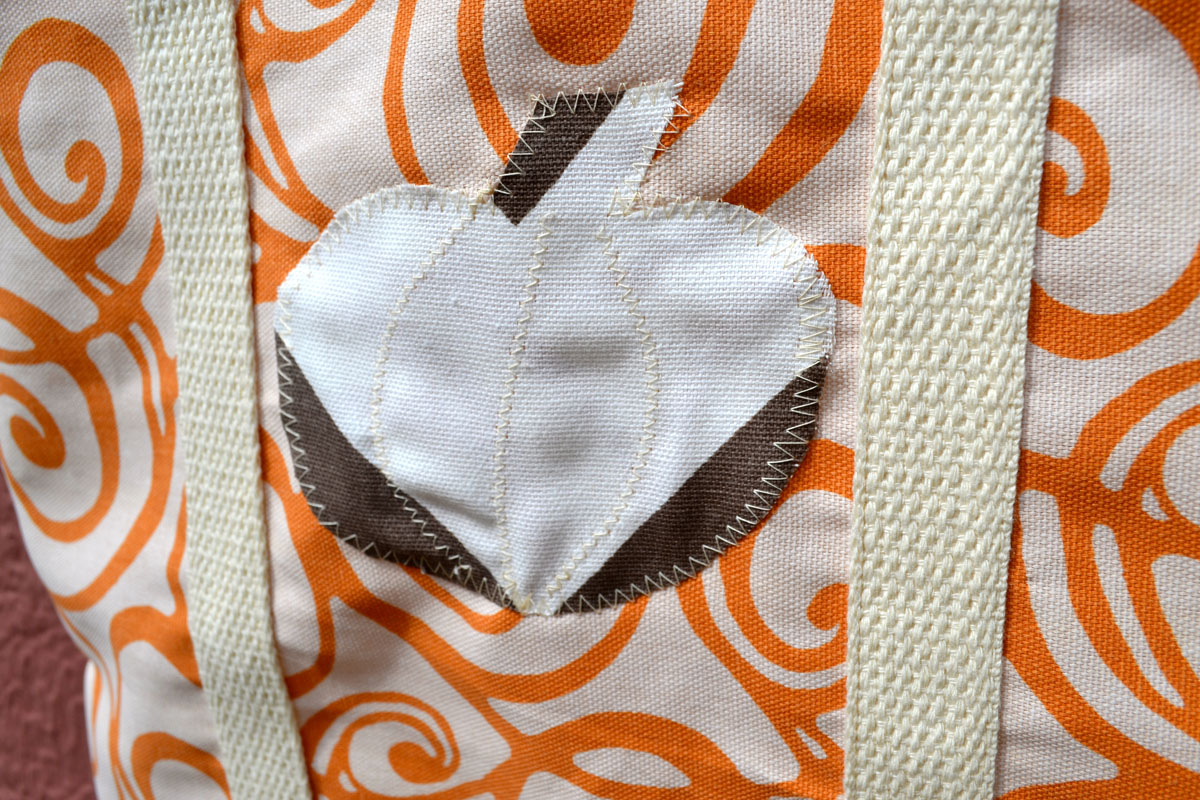 Halloween bag – Orange w Pumpkin close up