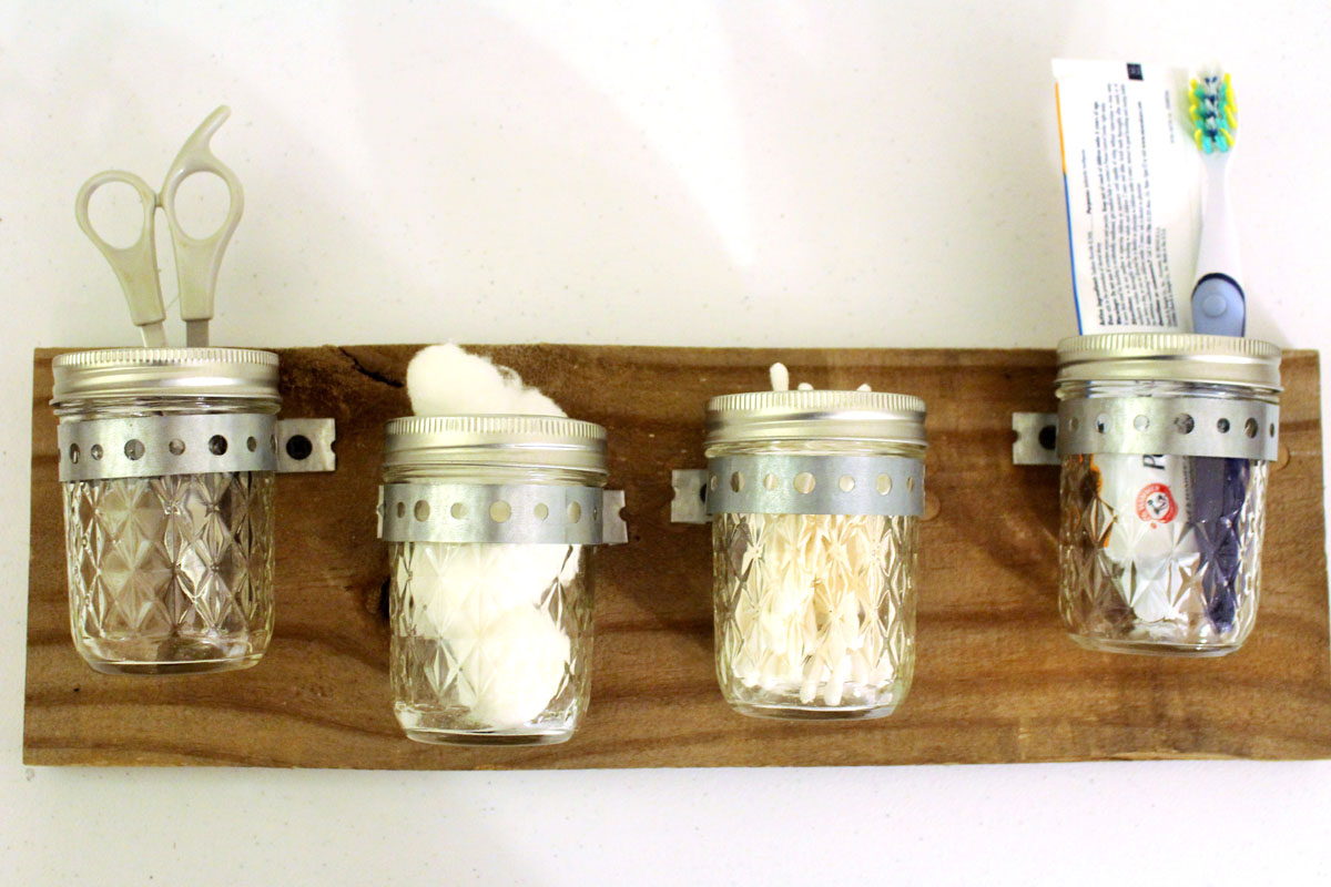 Horizontal Mason Jar Organizer bathroom close