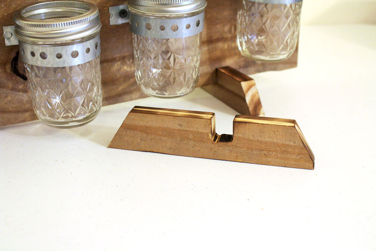 Horizontal Mason Jar Organizer feet