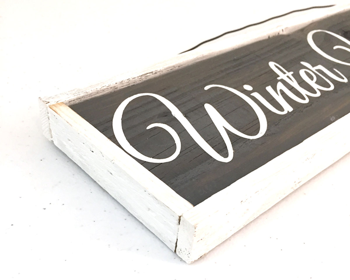 Winter Wonderland Door Sign – close up