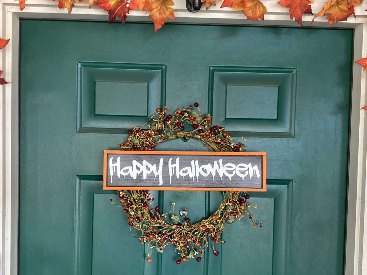 Halloween door sign Lifestyle