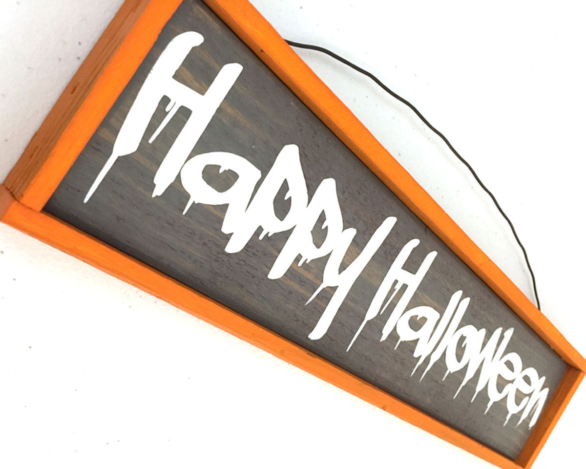 Happy Halloween Door Sign – angle